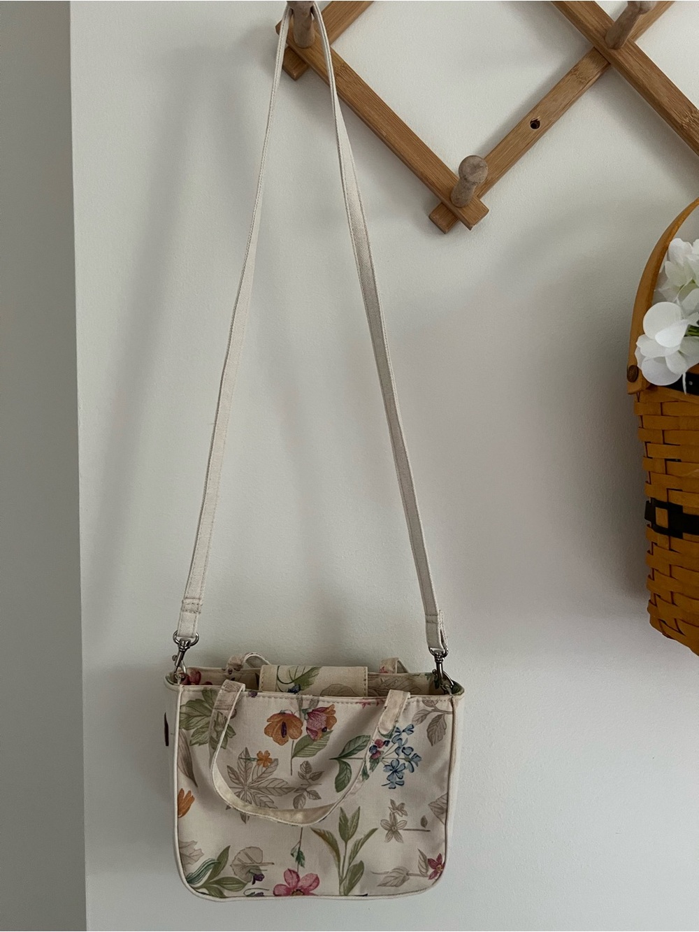 Longaberger Canvas Shoulder Bag in Botanical Fields